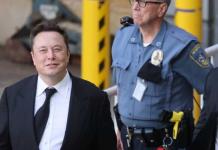 Inicia juicio contra Elon Musk por fusión Tesla con SolarCity