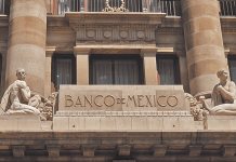 “No se pueden usar el FMI para pagar deuda”; Banxico corrige a AMLO