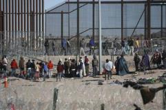 Migrantes quedan a la deriva en la frontera San Diego-Tijuana