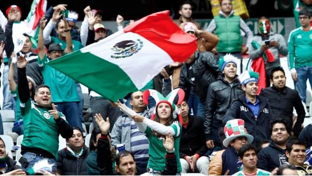 Vuelven a multar a México por grito homofóbico en estadios