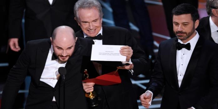 Se concentraron en lo político y arruinaron el final: Trump sobre error en los Óscar